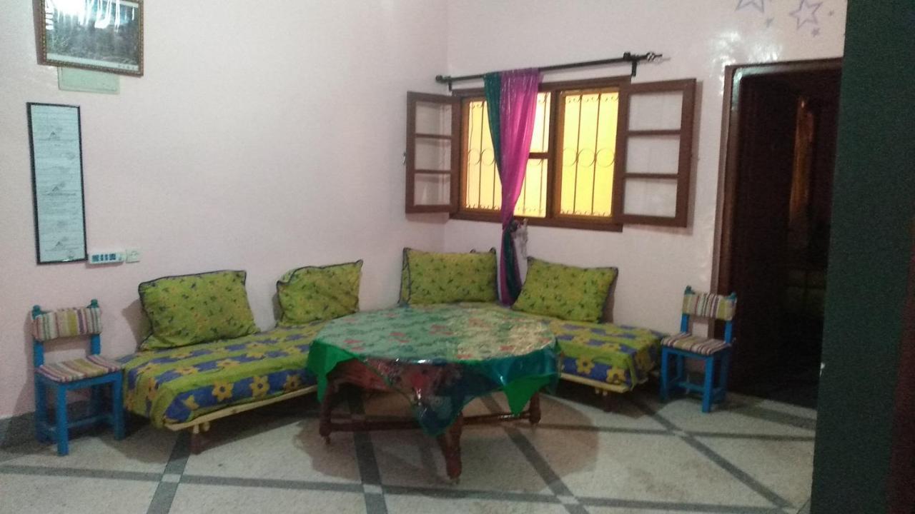 Auberge De La Jeunesse Tajda Kültér fotó